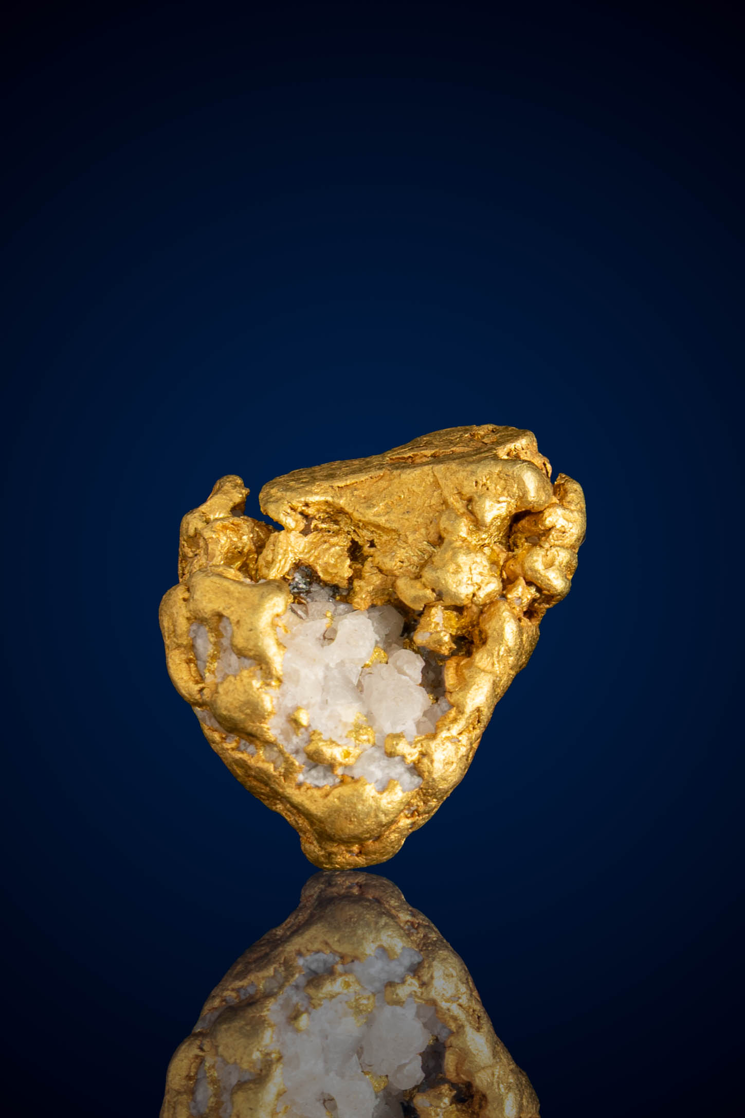 Elegant, Opulent Natural Gold Nugget with Quartz - Alaska - 17.60 grams (image for) Elegant, Opulent Natural Gold Nugget with Quartz - Alaska - 17.60 grams